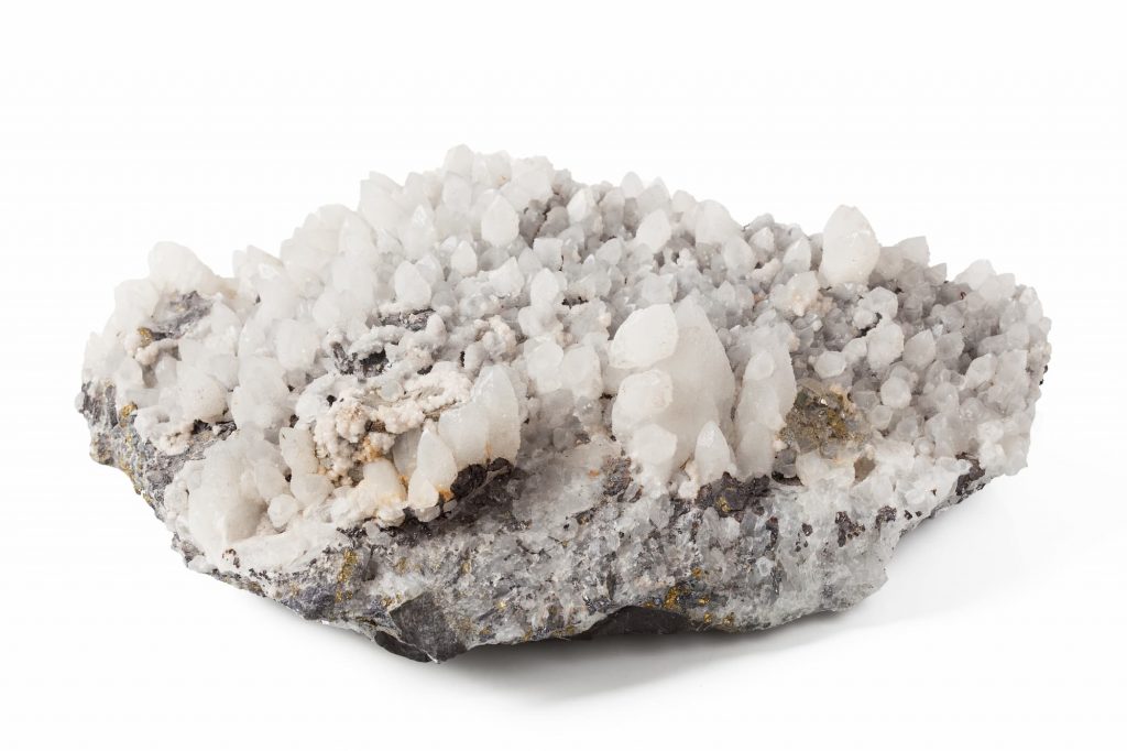 Dolomit in der Nahaufnahme: Tiefenwasser enthält durch Mineralien wie diese viele Inhaltsstoffe. 