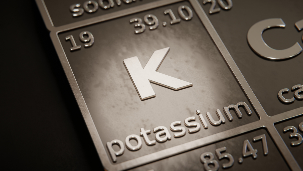 Highlight auf das chemische Element Kalium im Periodensystem der Elemente.